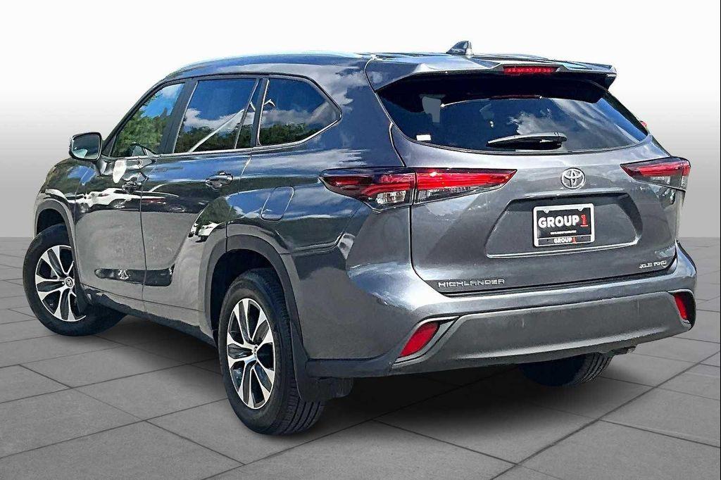 used 2024 Toyota Highlander car, priced at $36,500