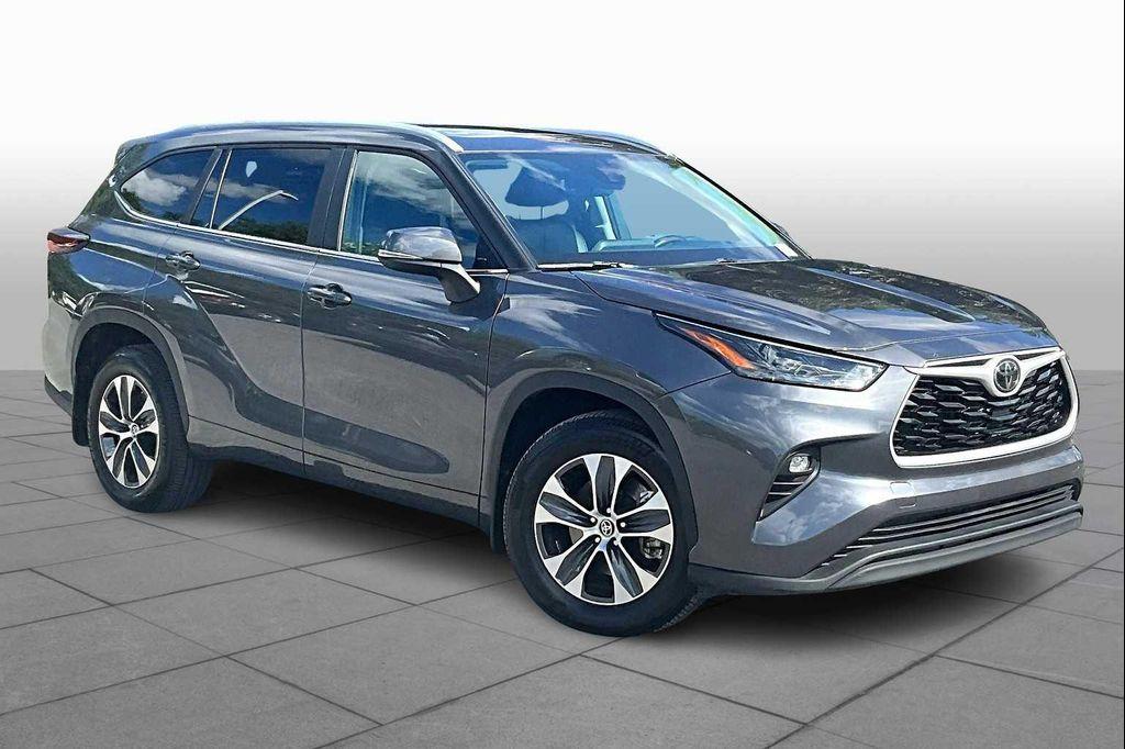 used 2024 Toyota Highlander car, priced at $36,500
