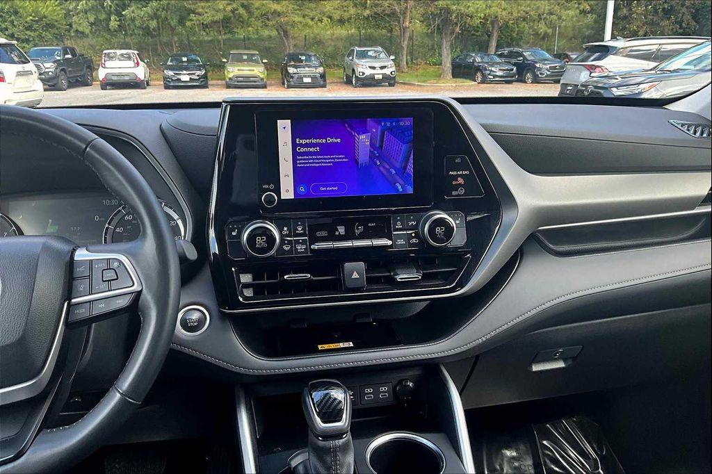 used 2024 Toyota Highlander car, priced at $36,500