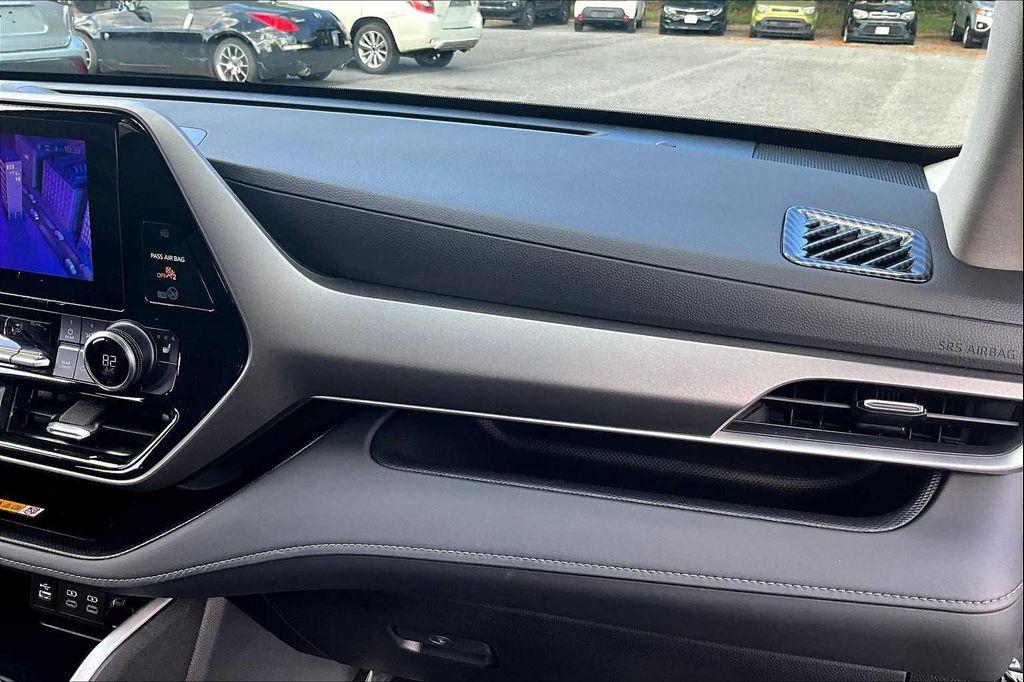 used 2024 Toyota Highlander car, priced at $36,500