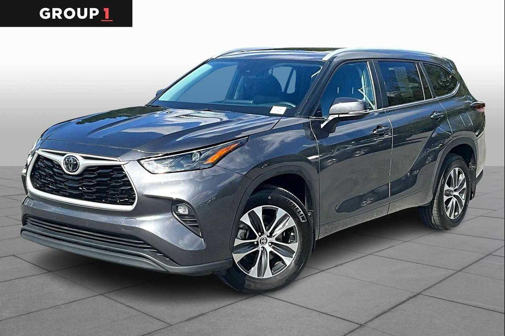 used 2024 Toyota Highlander car, priced at $36,500