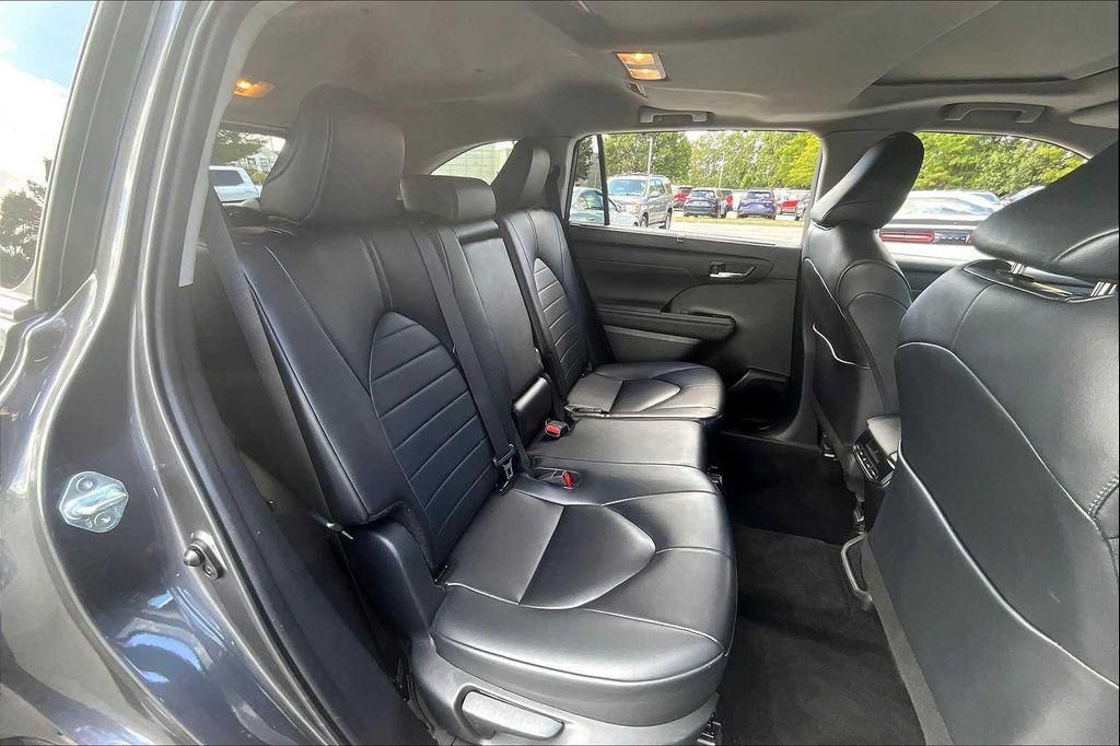 used 2024 Toyota Highlander car, priced at $36,500
