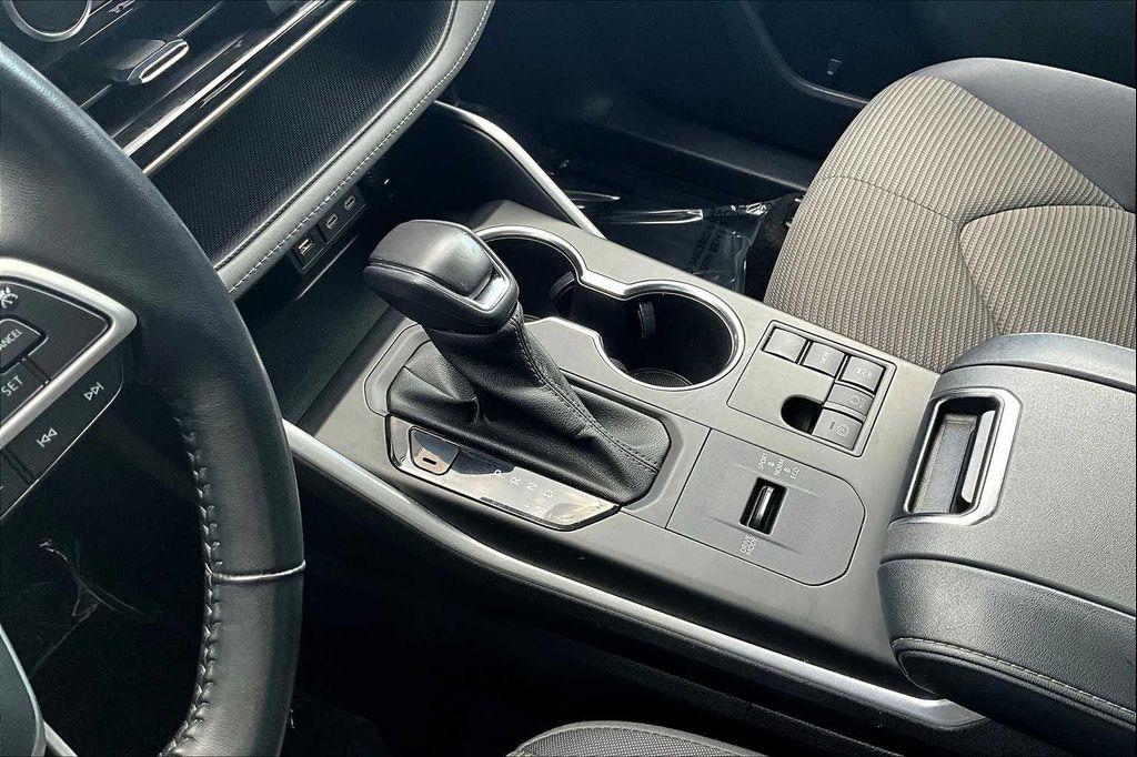 used 2023 Toyota Highlander car, priced at $29,000