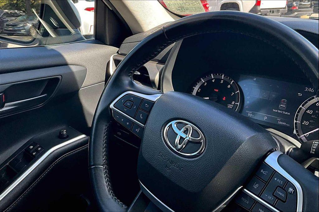 used 2023 Toyota Highlander car, priced at $29,000