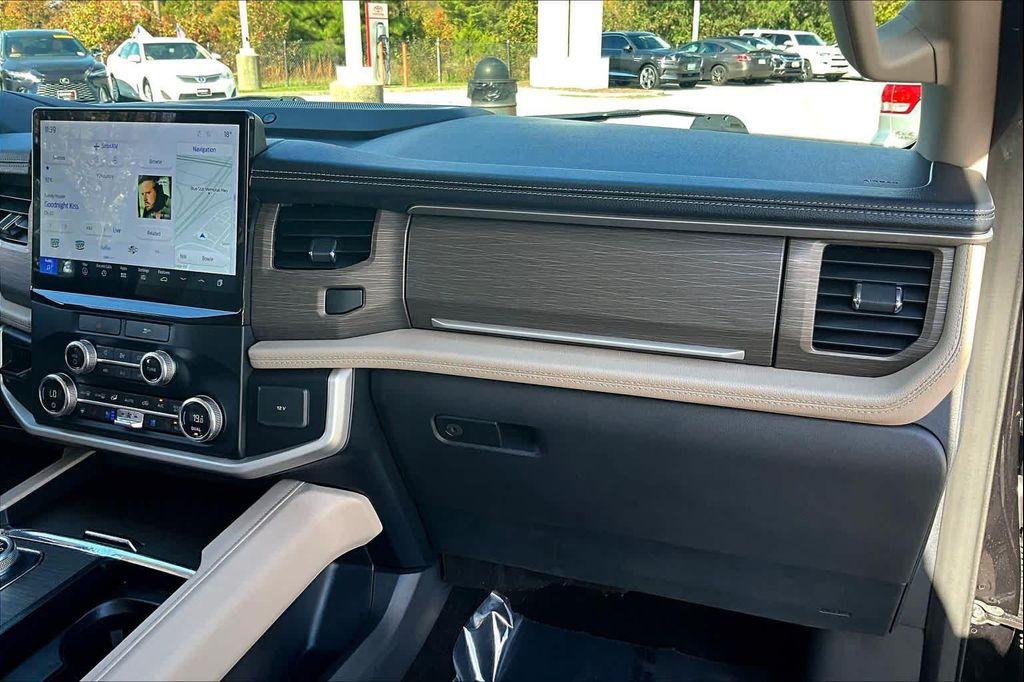 used 2023 Ford Expedition car, priced at $38,500