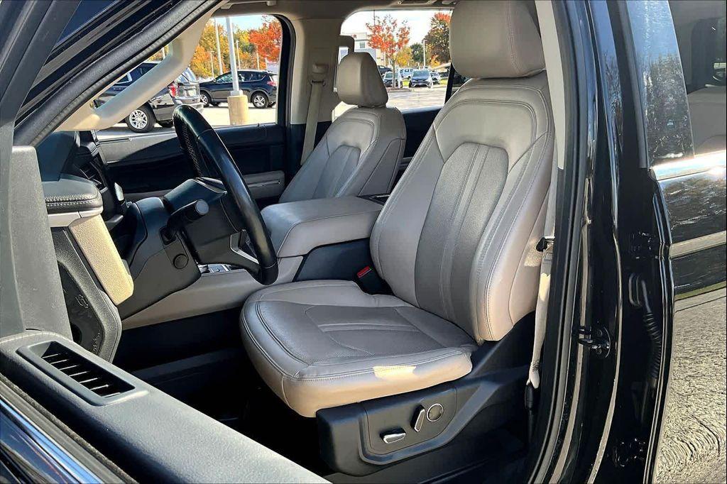 used 2023 Ford Expedition car, priced at $38,500