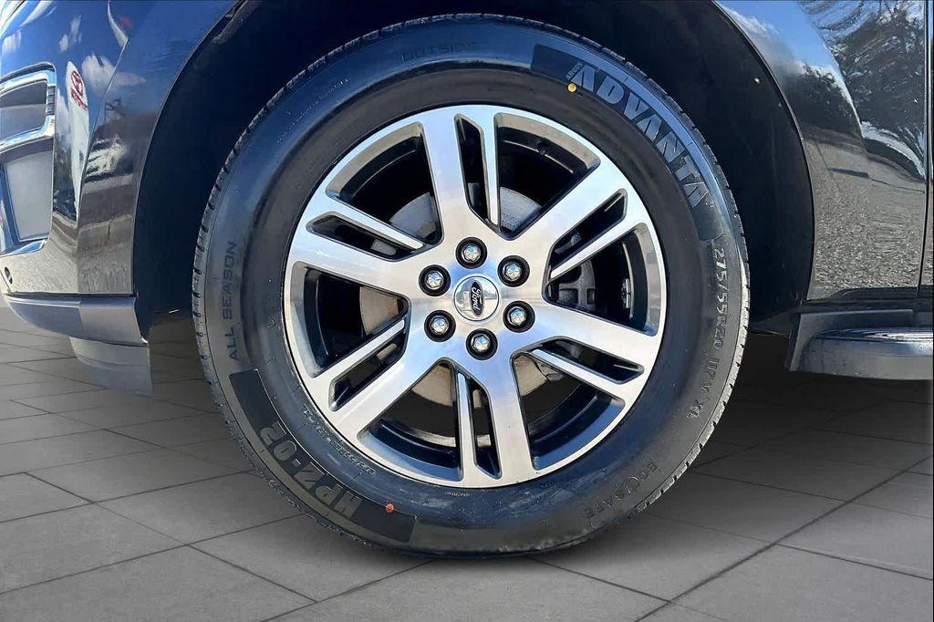 used 2023 Ford Expedition car, priced at $38,500