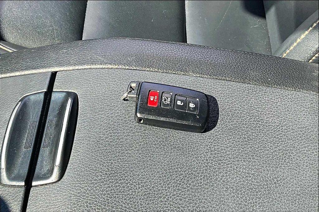 used 2019 Toyota Highlander car, priced at $26,000