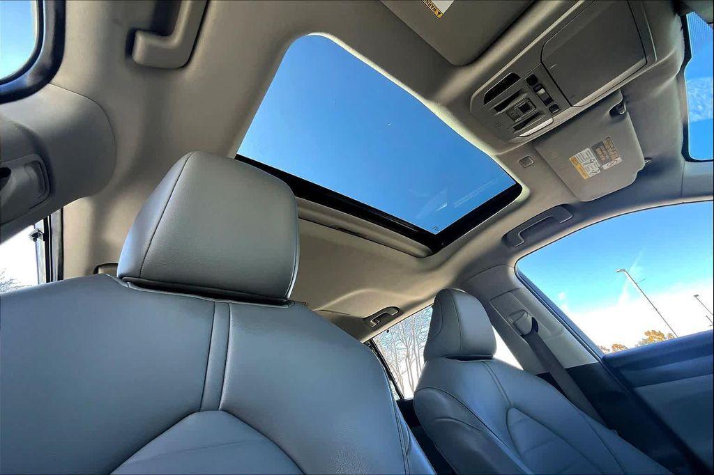 used 2022 Toyota Highlander car, priced at $27,500