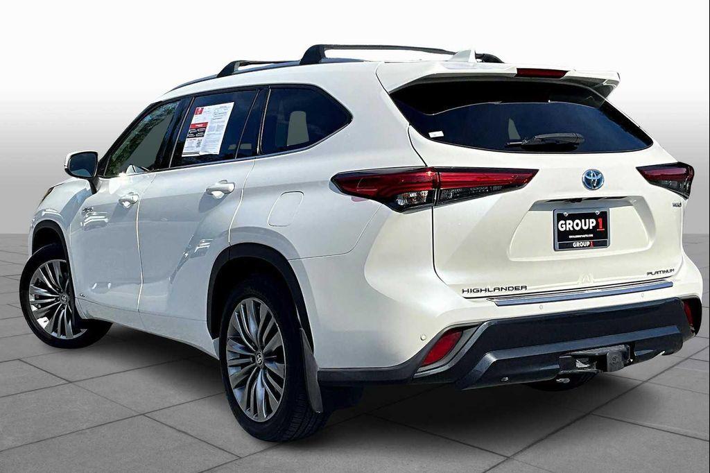 used 2021 Toyota Highlander Hybrid car, priced at $38,500