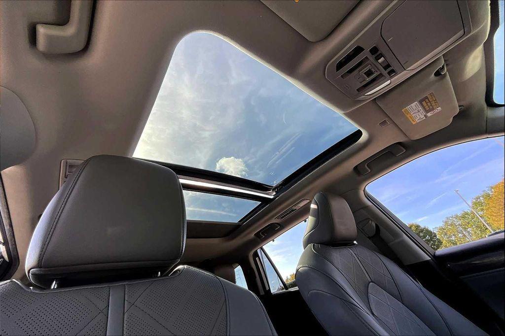 used 2021 Toyota Highlander Hybrid car, priced at $38,500