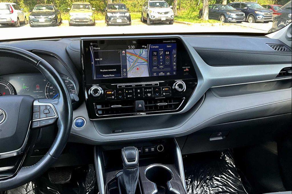 used 2021 Toyota Highlander Hybrid car, priced at $38,500