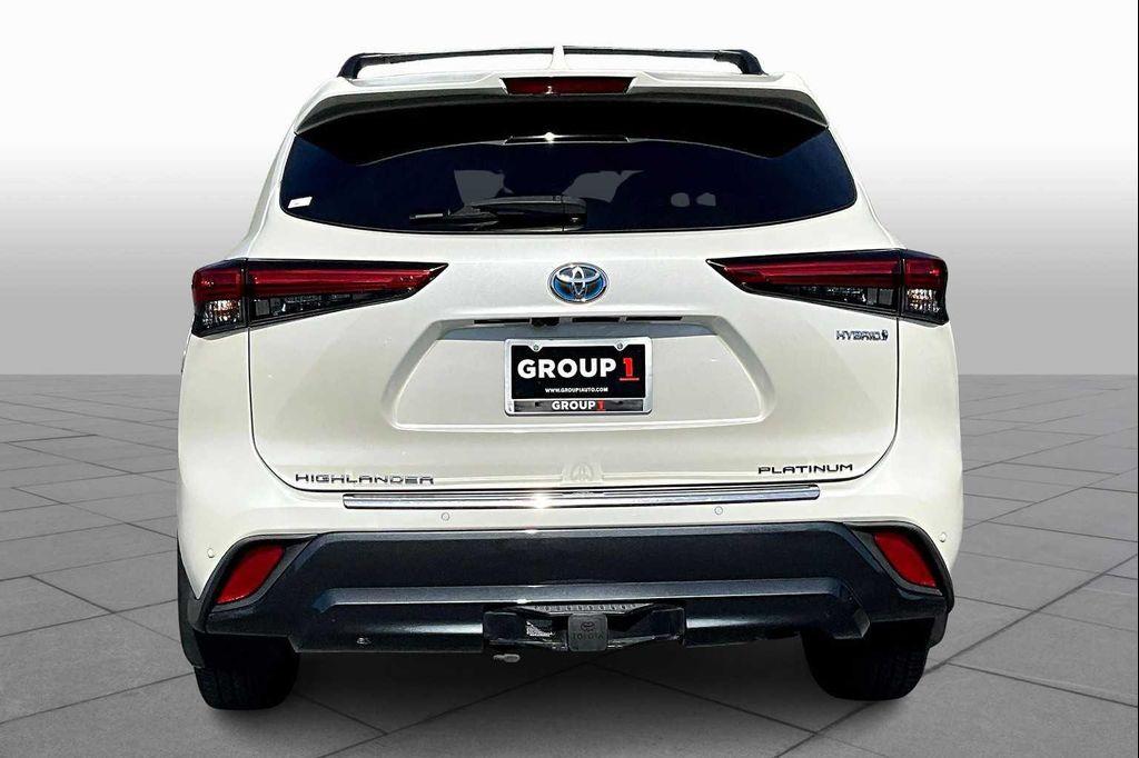 used 2021 Toyota Highlander Hybrid car, priced at $38,500