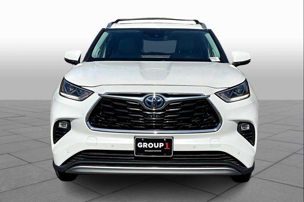 used 2021 Toyota Highlander Hybrid car, priced at $38,500