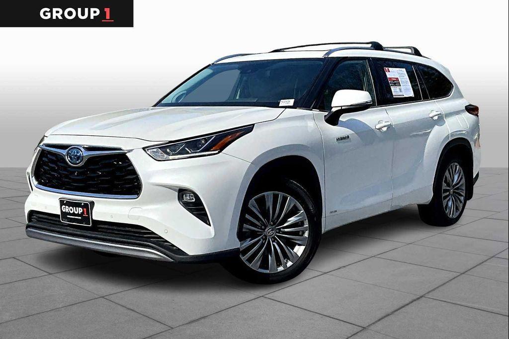 used 2021 Toyota Highlander Hybrid car, priced at $38,500