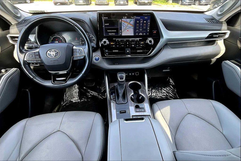 used 2021 Toyota Highlander Hybrid car, priced at $38,500