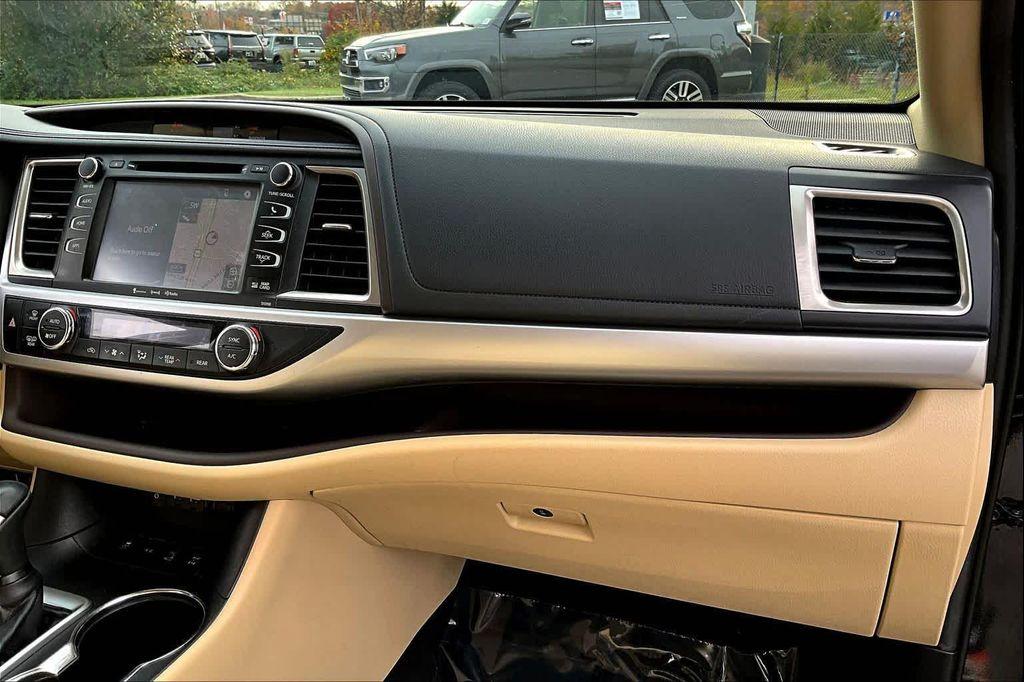 used 2019 Toyota Highlander car, priced at $29,500