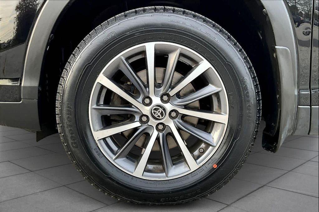 used 2019 Toyota Highlander car, priced at $29,500