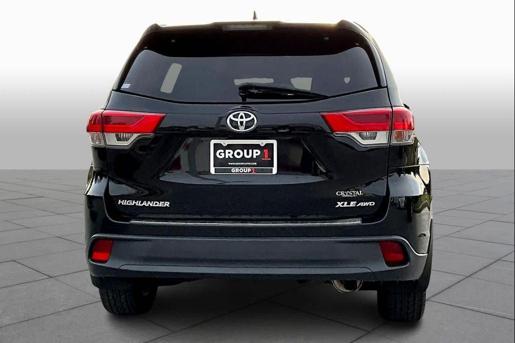used 2019 Toyota Highlander car, priced at $29,500