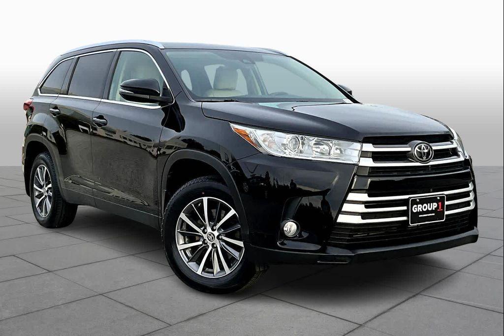 used 2019 Toyota Highlander car, priced at $29,500