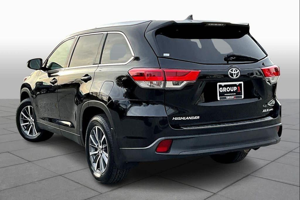 used 2019 Toyota Highlander car, priced at $29,500