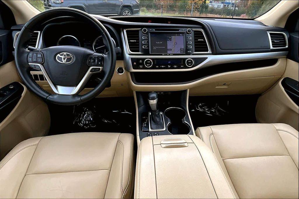 used 2019 Toyota Highlander car, priced at $29,500