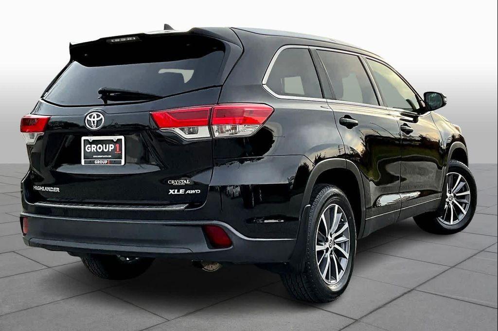used 2019 Toyota Highlander car, priced at $29,500