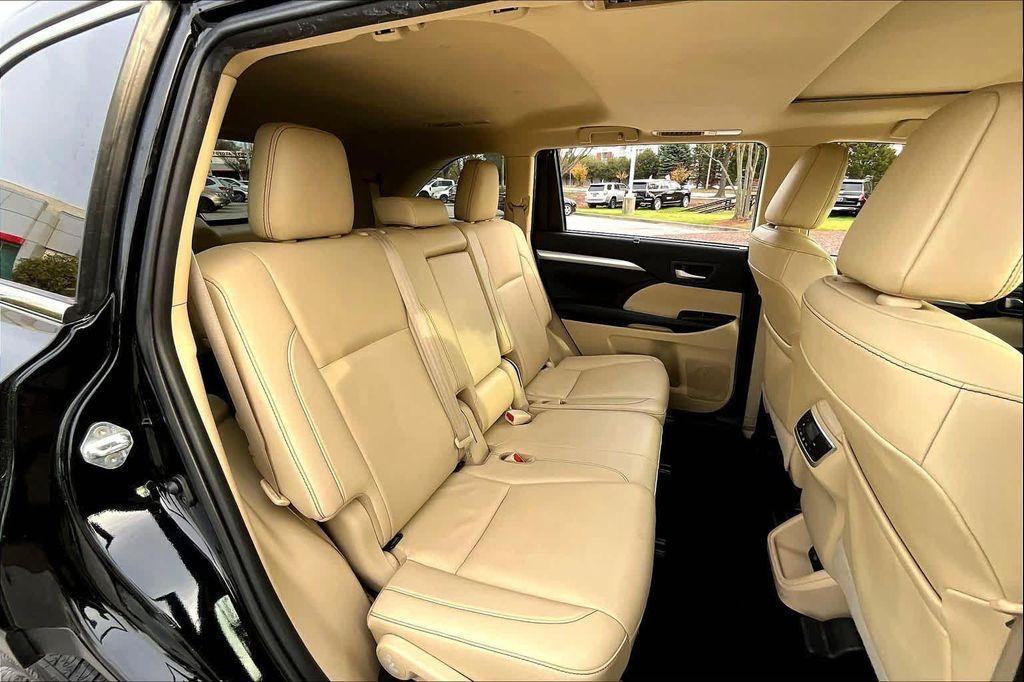 used 2019 Toyota Highlander car, priced at $29,500