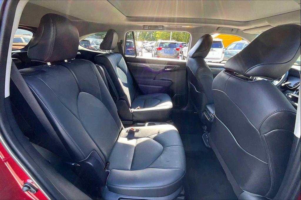 used 2021 Toyota Highlander car, priced at $38,000