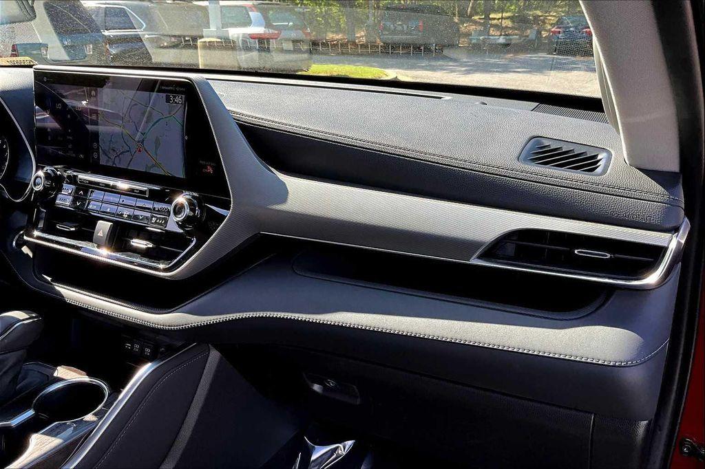 used 2021 Toyota Highlander car, priced at $38,000