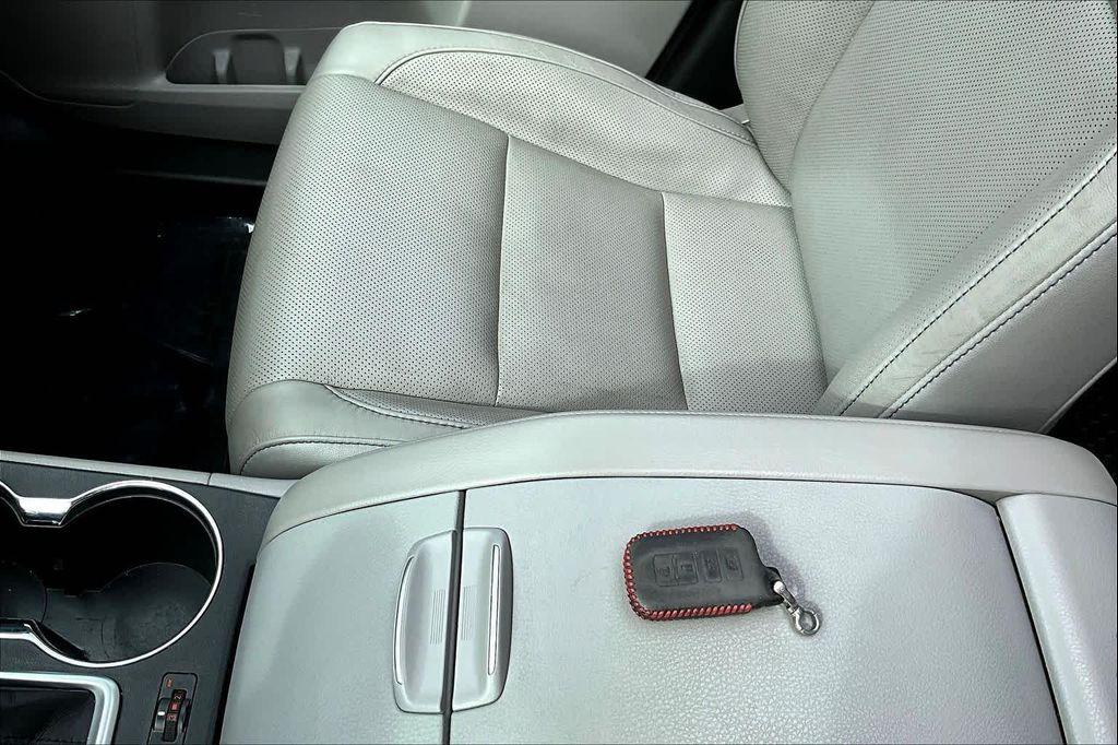 used 2017 Toyota Highlander Hybrid car, priced at $24,000