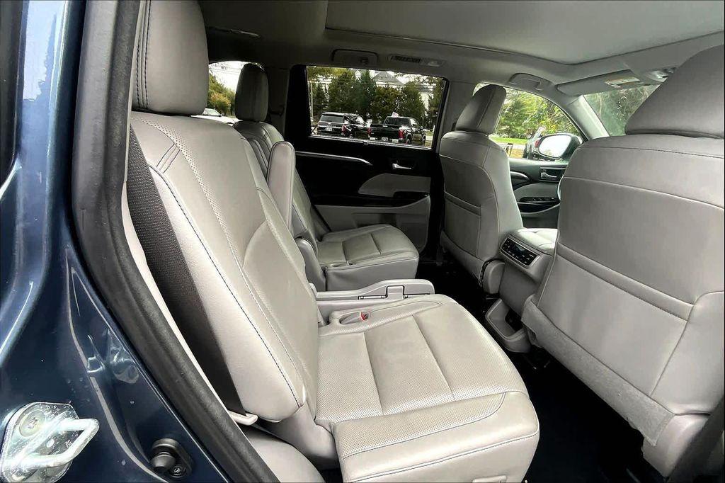 used 2017 Toyota Highlander Hybrid car, priced at $24,000