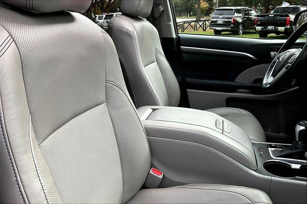 used 2017 Toyota Highlander Hybrid car, priced at $24,000