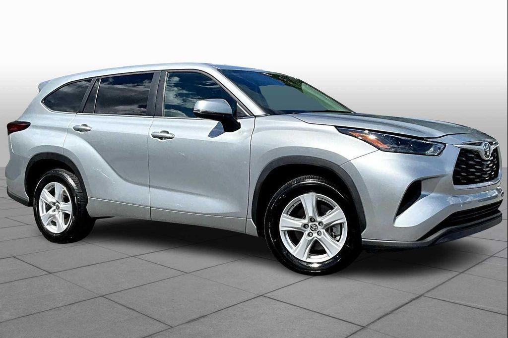 used 2023 Toyota Highlander car, priced at $33,500