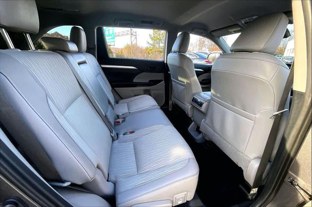 used 2019 Toyota Highlander car, priced at $22,500