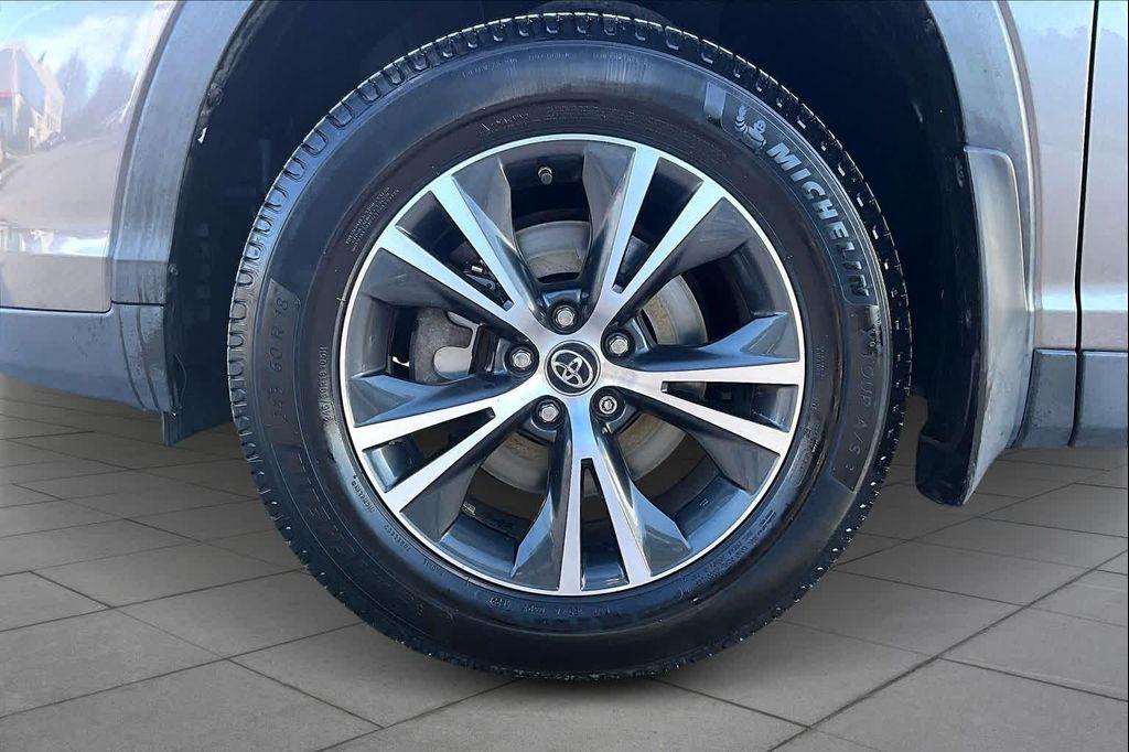 used 2019 Toyota Highlander car, priced at $22,500