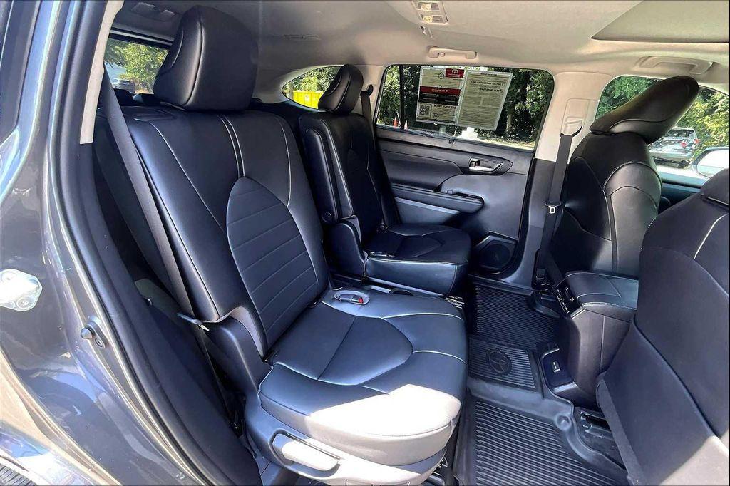 used 2023 Toyota Highlander car, priced at $36,488