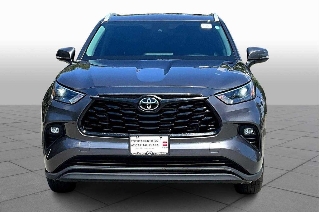 used 2023 Toyota Highlander car, priced at $36,488