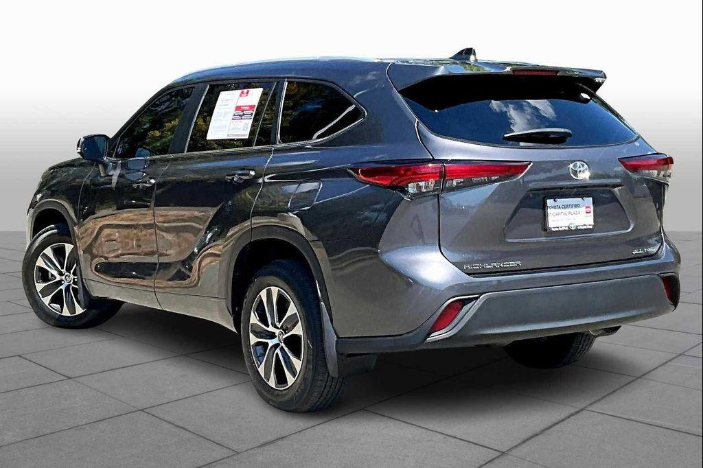 used 2023 Toyota Highlander car, priced at $36,488