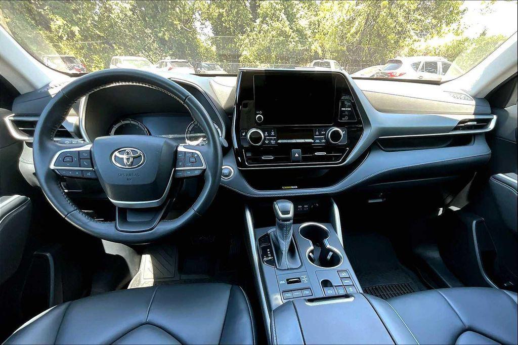 used 2023 Toyota Highlander car, priced at $36,488