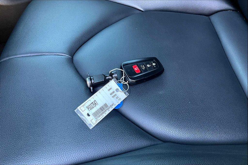 used 2023 Toyota Highlander car, priced at $36,488