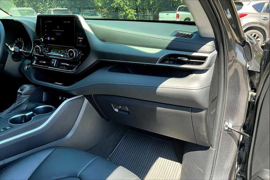 used 2023 Toyota Highlander car, priced at $36,488