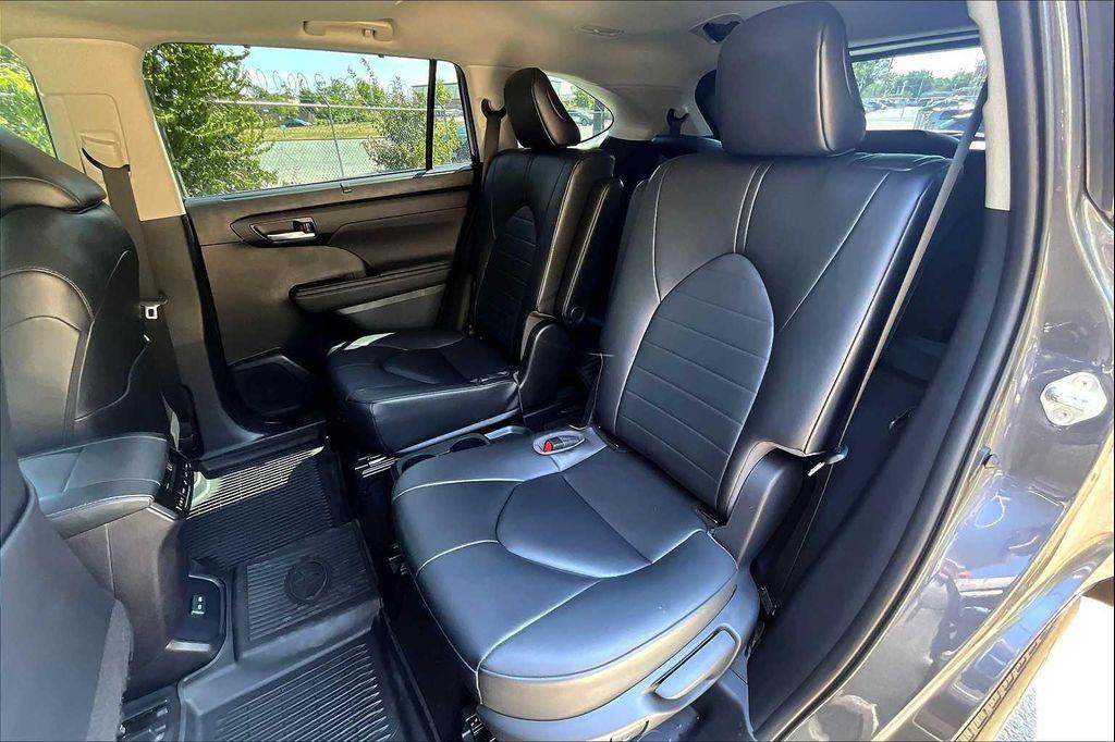 used 2023 Toyota Highlander car, priced at $36,488