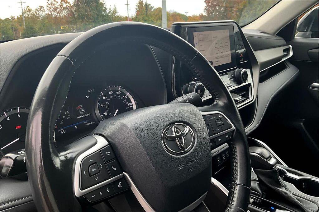 used 2023 Toyota Highlander car, priced at $29,000