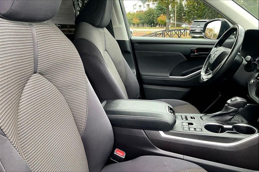 used 2023 Toyota Highlander car, priced at $29,000