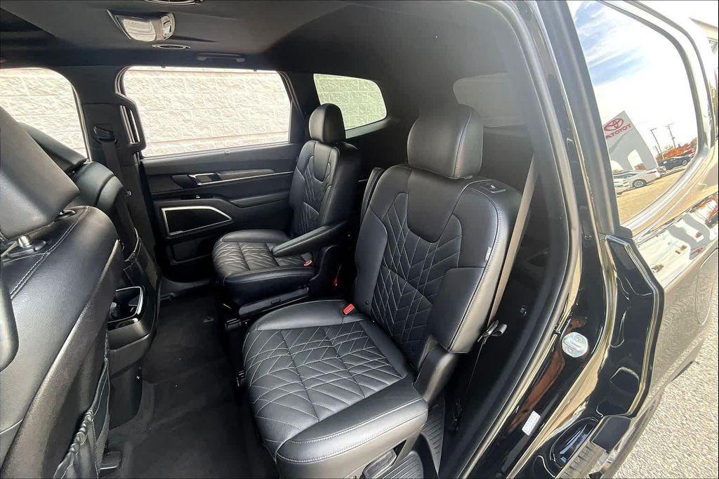 used 2024 Kia Telluride car, priced at $38,000
