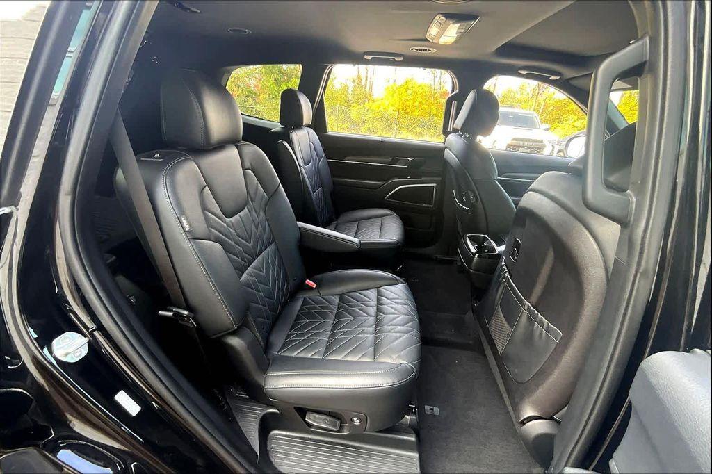 used 2024 Kia Telluride car, priced at $38,000
