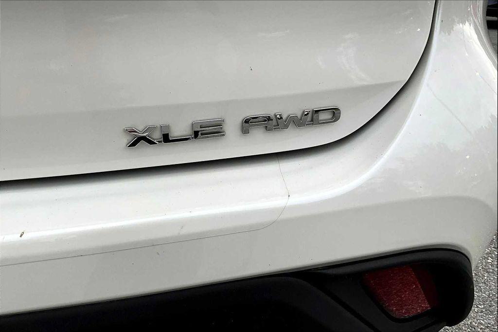 used 2021 Toyota Highlander car, priced at $32,500