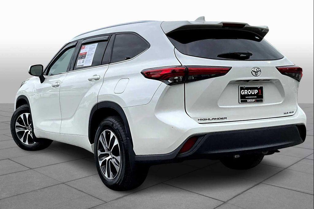 used 2021 Toyota Highlander car, priced at $32,500