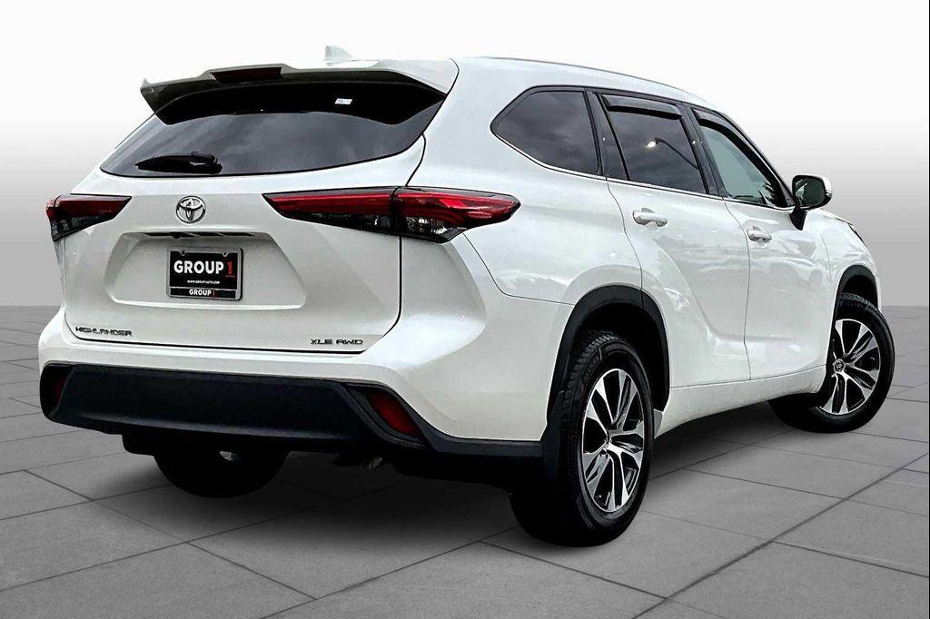 used 2021 Toyota Highlander car, priced at $32,500